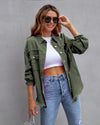 Oversized denim blouse - dames spijkerjack met gerafelde details en knoopsluiting - Bakkermode.nl