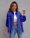 Oversized denim blouse - dames spijkerjack met gerafelde details en knoopsluiting - Bakkermode.nl