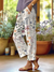 Witte bloemenprint broeken - stijlvolle bloemenpatroon pants voor dames