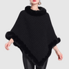 Gebreide poncho met zachte weefstructuur – stijlvolle damesponcho met kraag en imitatiebont afwerking - Bakkermode.nl