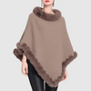 Gebreide poncho met zachte weefstructuur – stijlvolle damesponcho met kraag en imitatiebont afwerking - Bakkermode.nl