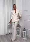 2-delig damespak - getailleerde witte blazer en pantalon - Bakkermode.nl