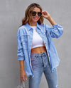 Oversized denim blouse - dames spijkerjack met gerafelde details en knoopsluiting - Bakkermode.nl
