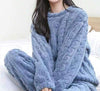 2-delig dames pyjamaset van fleece - zachte en warme loungewear voor koude avonden - Bakkermode.nl
