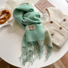Luxe wollen sjaal - zachte dames wrap met franjes - Bakkermode.nl