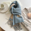 Luxe wollen sjaal - zachte dames wrap met franjes - Bakkermode.nl