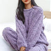 2-delig dames pyjamaset van fleece - zachte en warme loungewear voor koude avonden - Bakkermode.nl