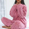 2-delig dames pyjamaset van fleece - zachte en warme loungewear voor koude avonden - Bakkermode.nl