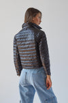 Blauwe korte dames donsjack - gewatteerde cropped jas met ritssluiting en zakken - Bakkermode.nl