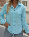 Lichtblauwe linnen blouse met borstzak - Bakkermode.nl