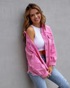 Oversized denim blouse - dames spijkerjack met gerafelde details en knoopsluiting - Bakkermode.nl