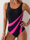 Badmode - elegante dames eendelig met contrastdetails