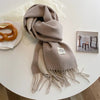 Luxe wollen sjaal - zachte dames wrap met franjes - Bakkermode.nl